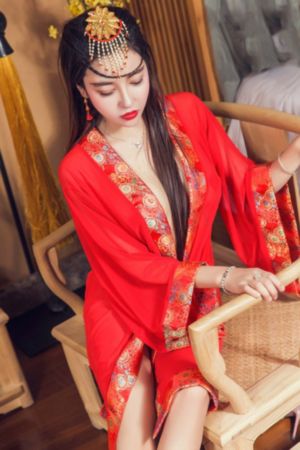 国产宝马x5是哪个厂家_BD英语在线观看高清